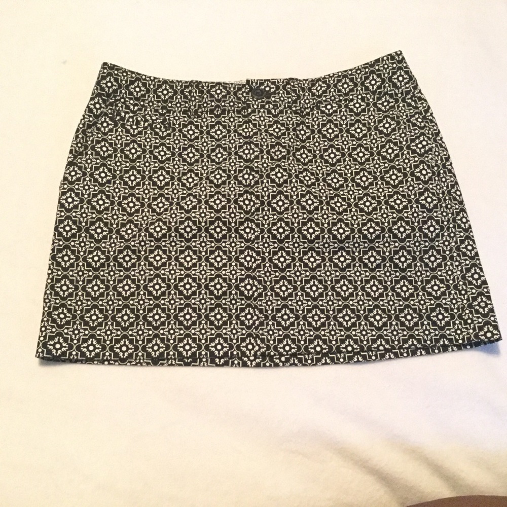 Old Navy print skirt, size 2